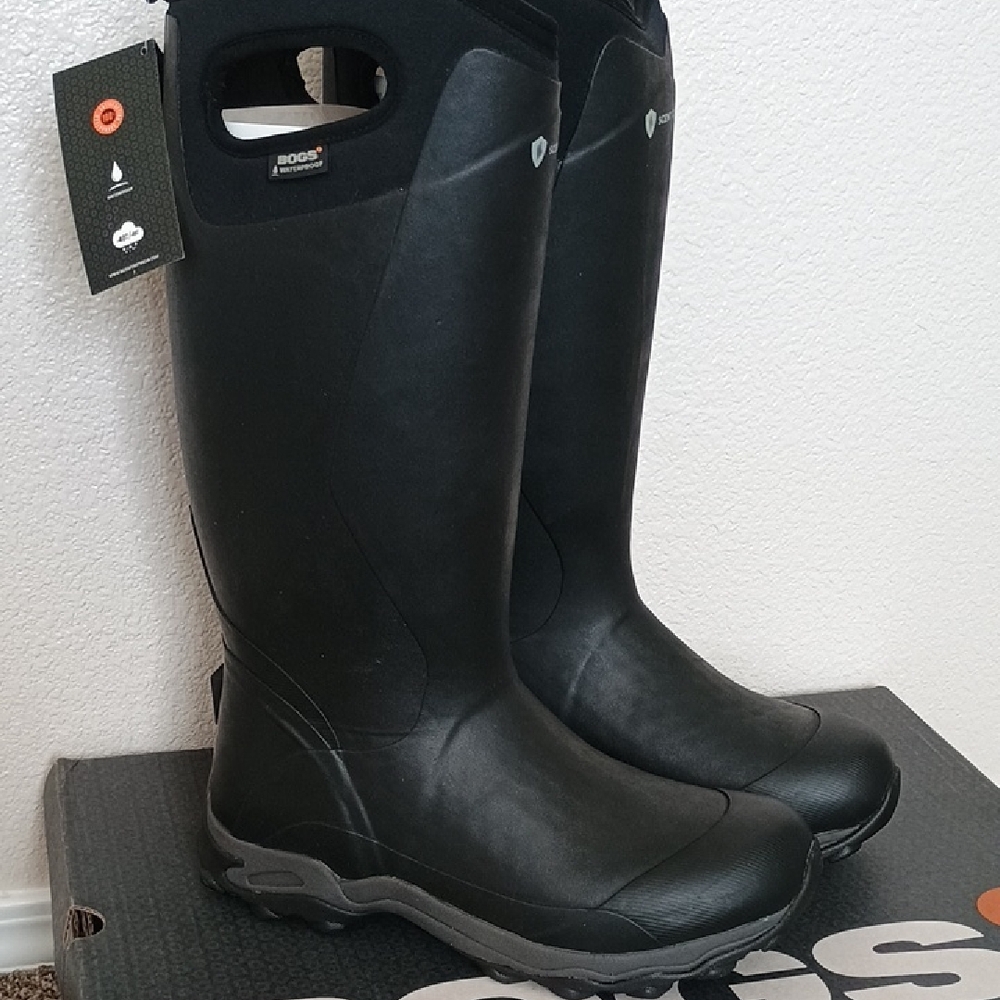 NEW Bogs Buckman Black Boots Mens 11